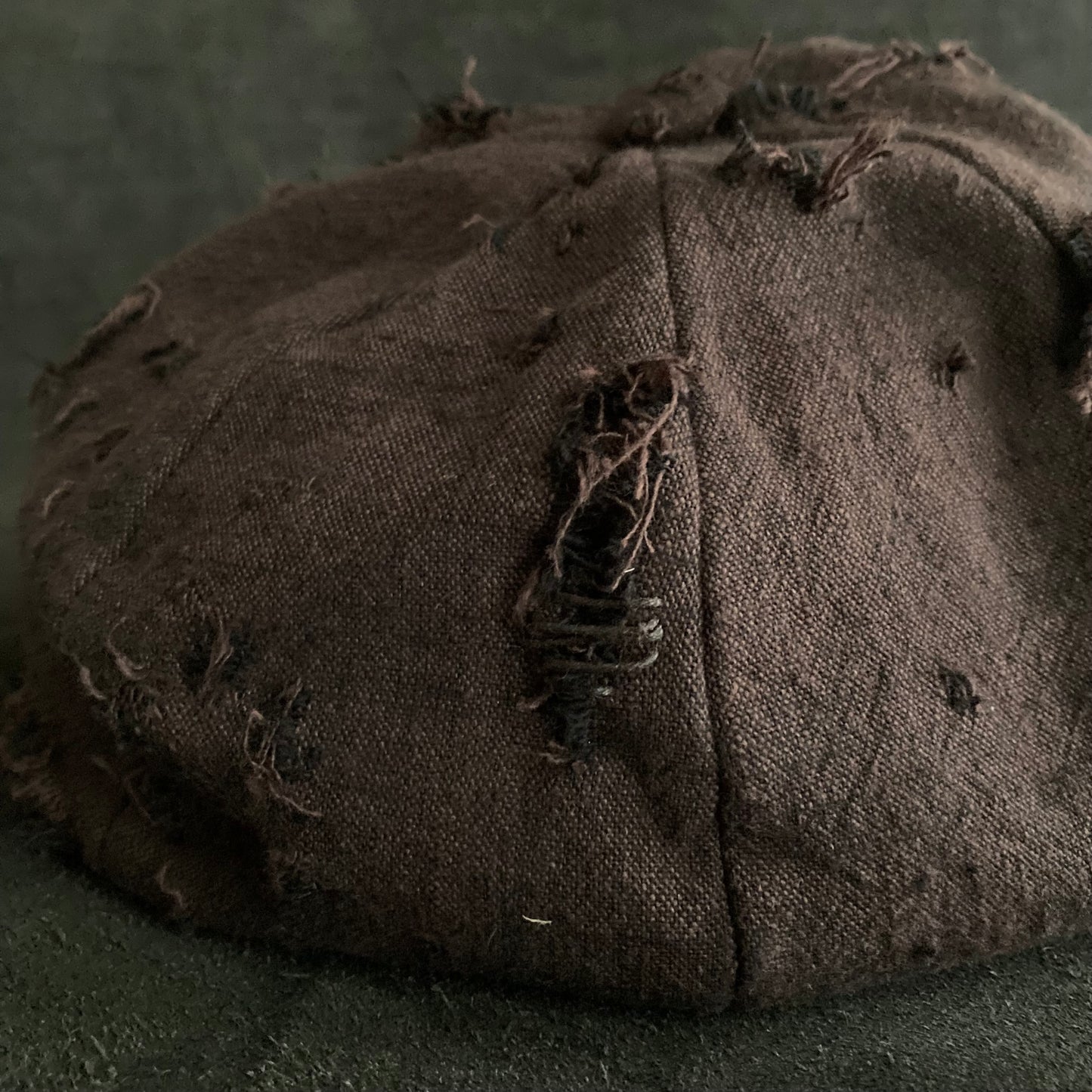 Slab brown damage  casquette