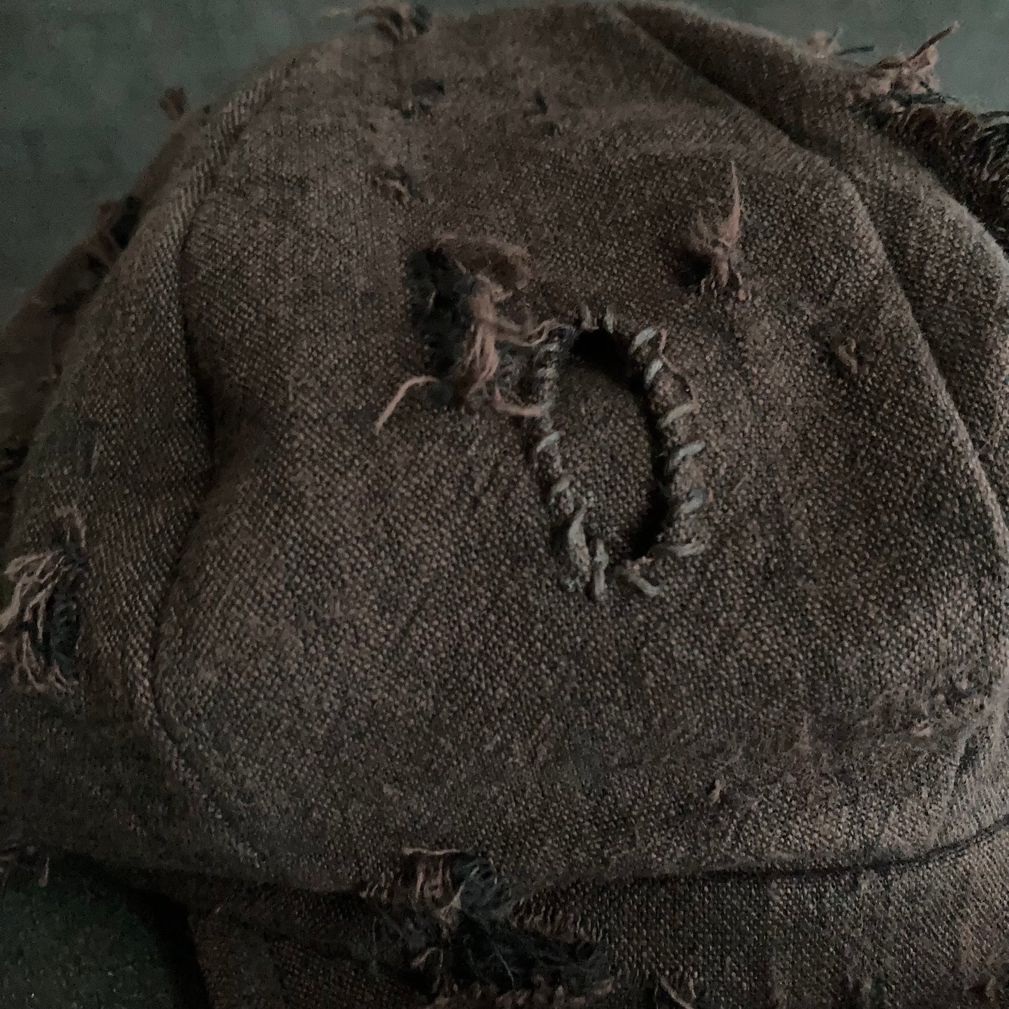 Slab brown damage  casquette