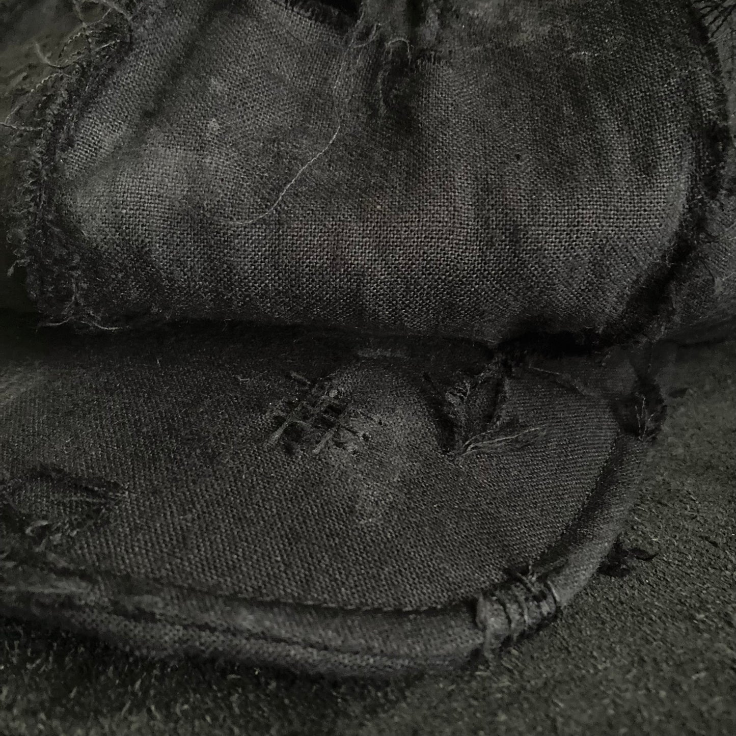 Big volume black linen damage  casquette (brim core)