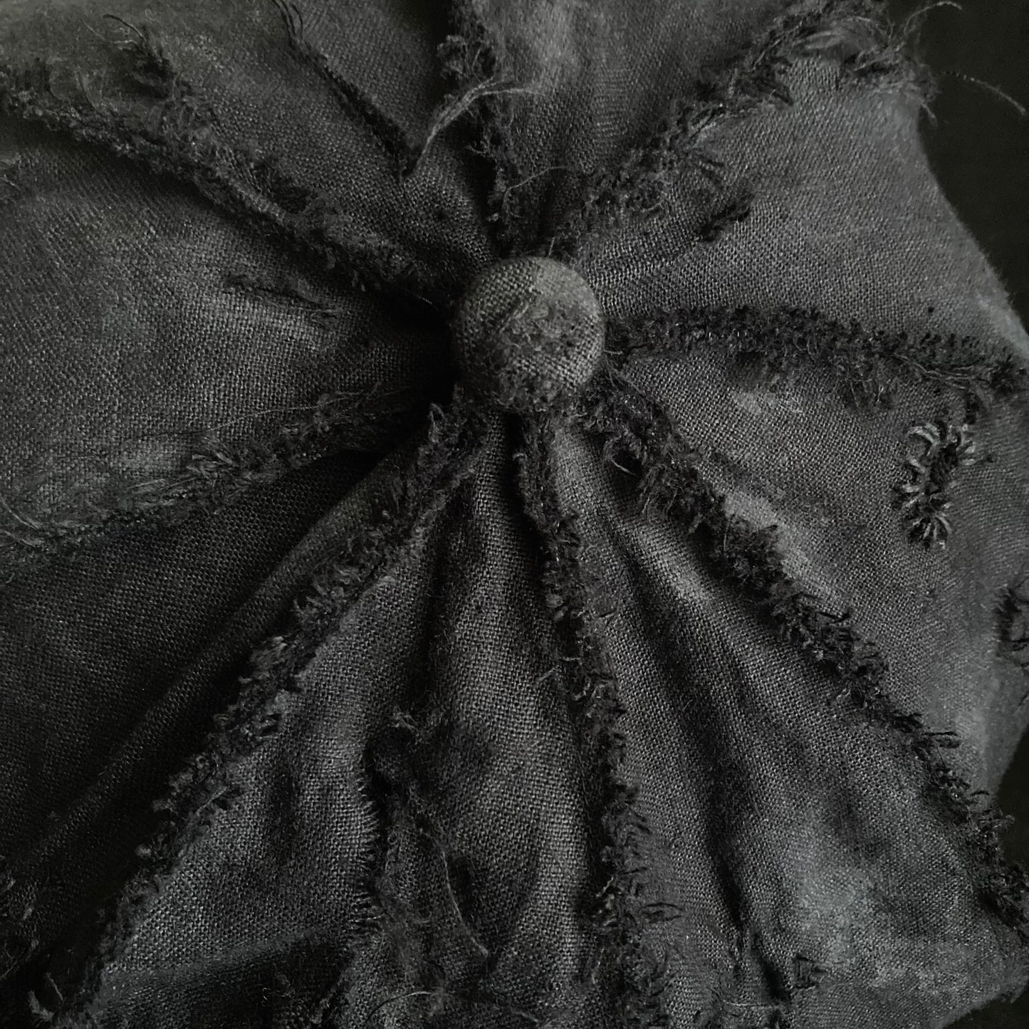 Big volume black linen damage  casquette (brim core)