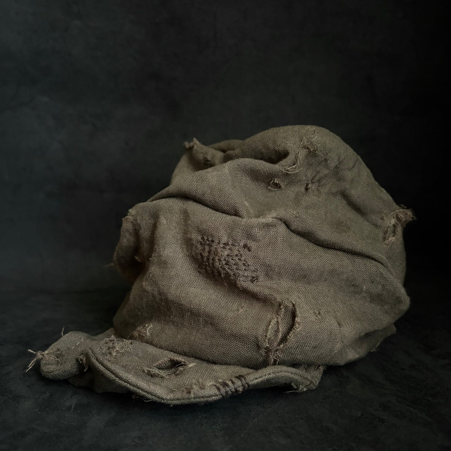 Brown khaki damage stitch turn cap