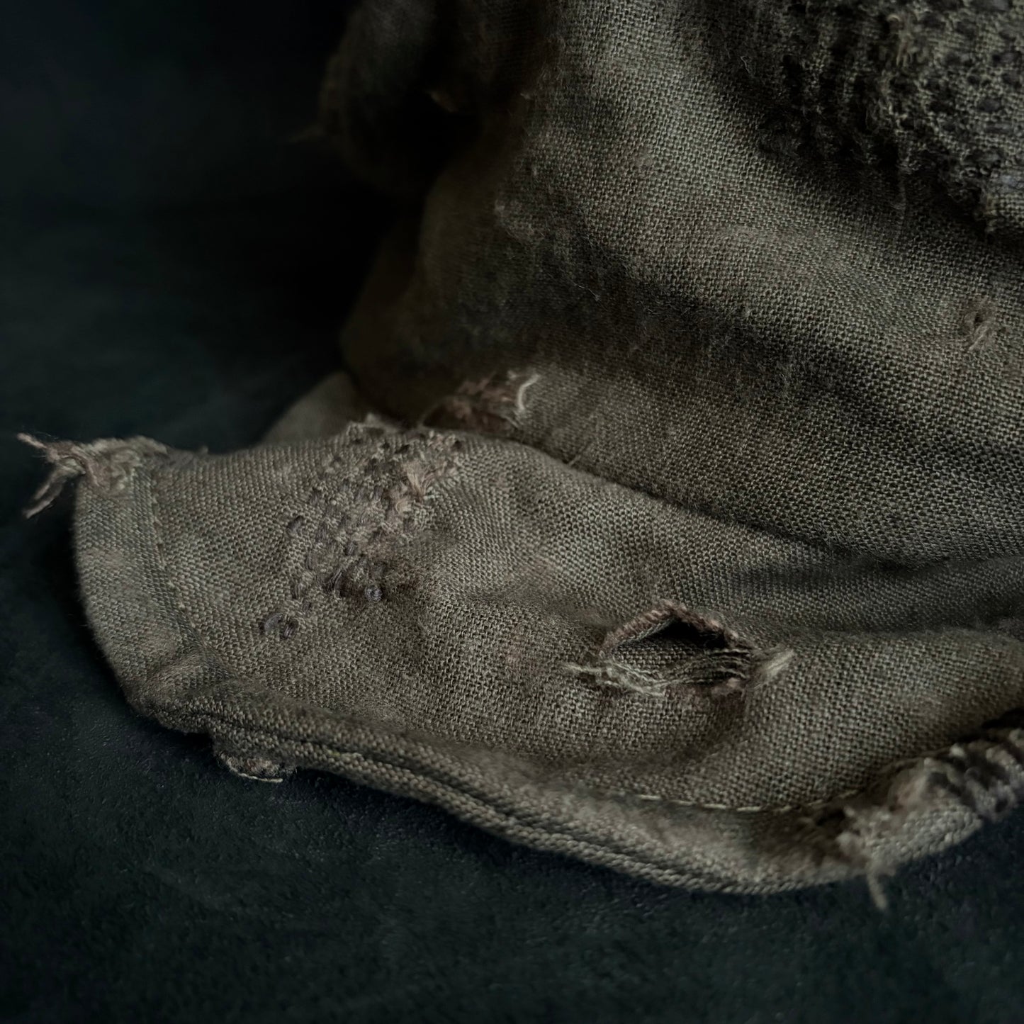 Brown khaki damage stitch turn cap