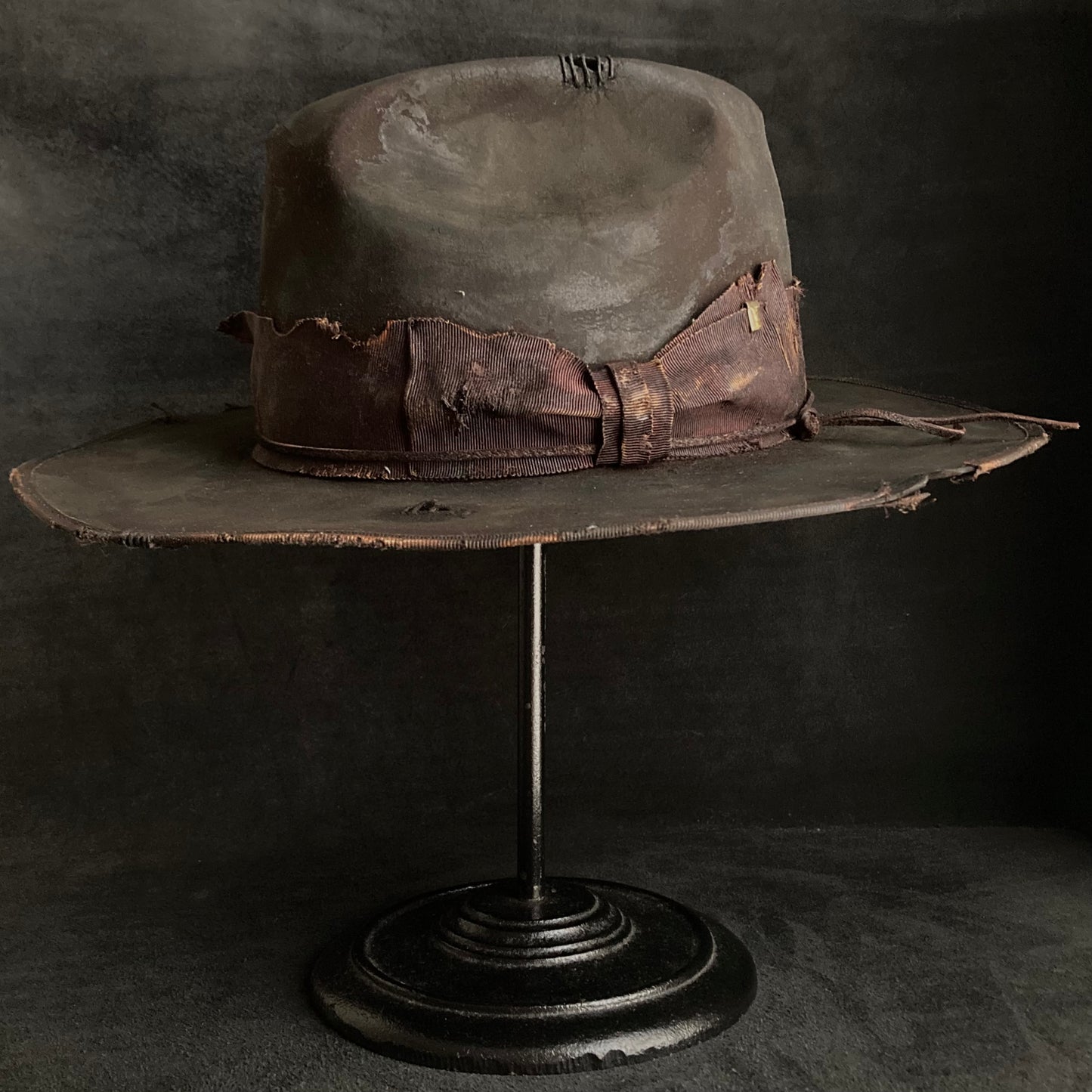 Dark brown beaver western hat