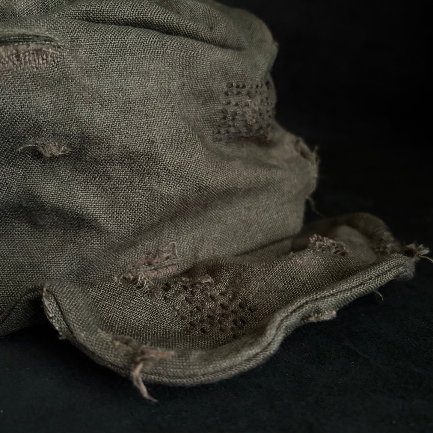 Brown khaki damage stitch turn cap