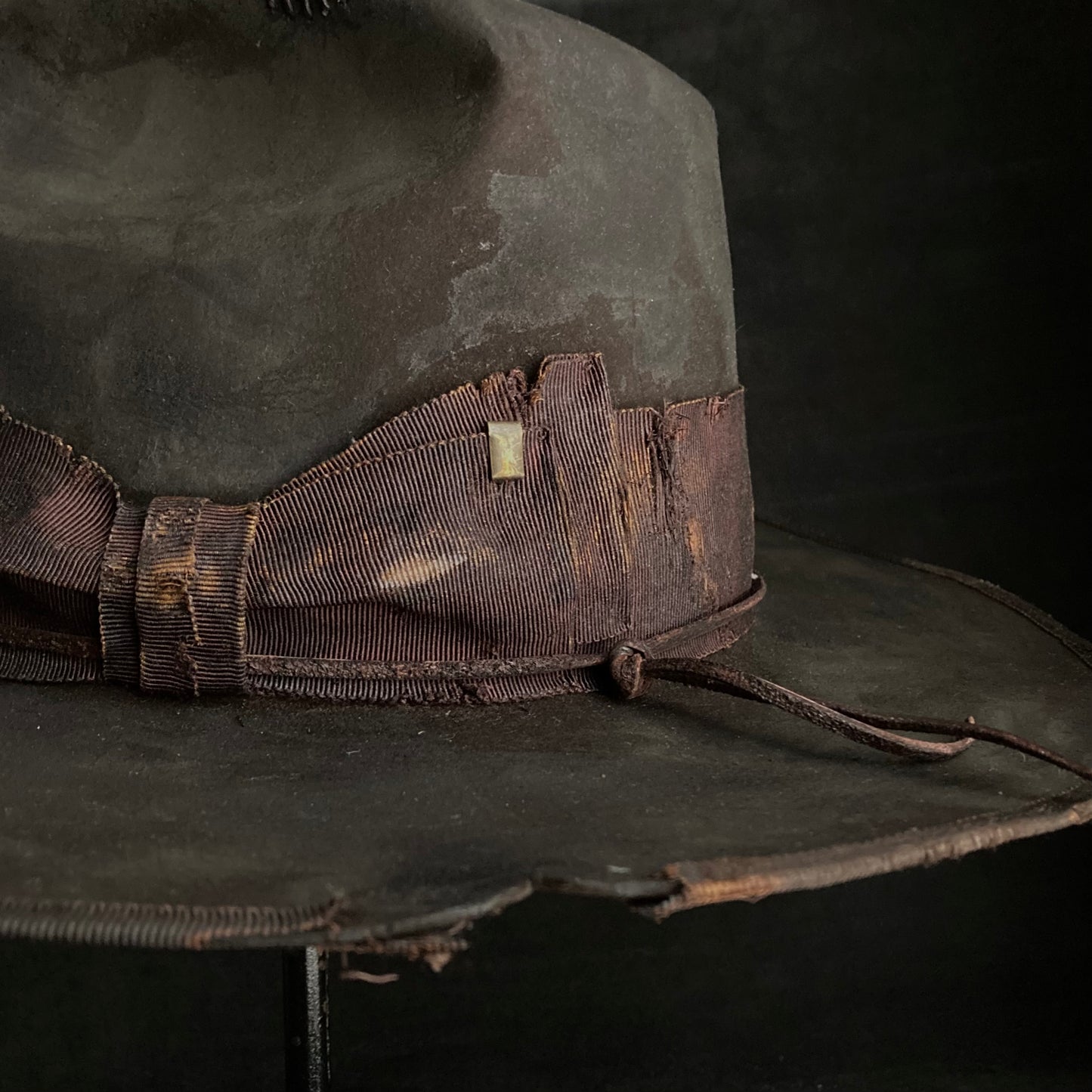 Dark brown beaver western hat