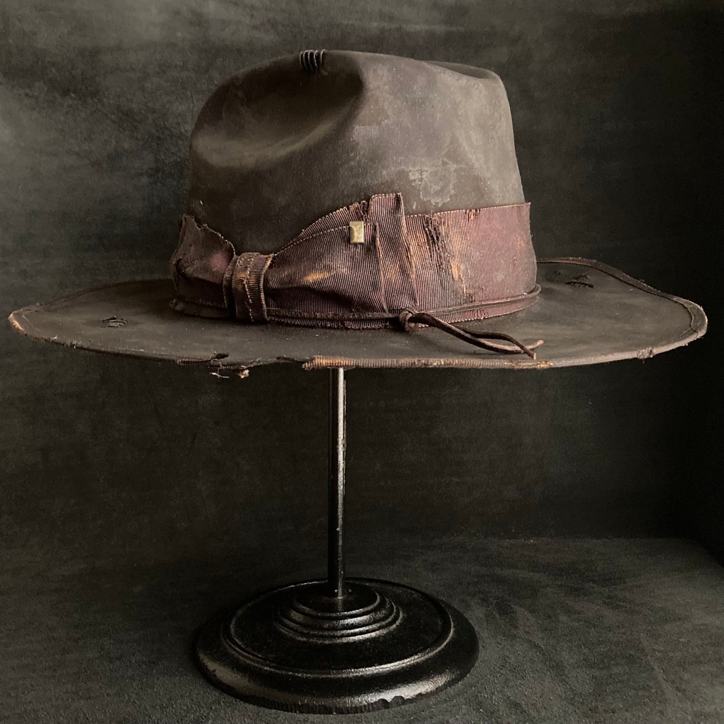 Dark brown beaver western hat