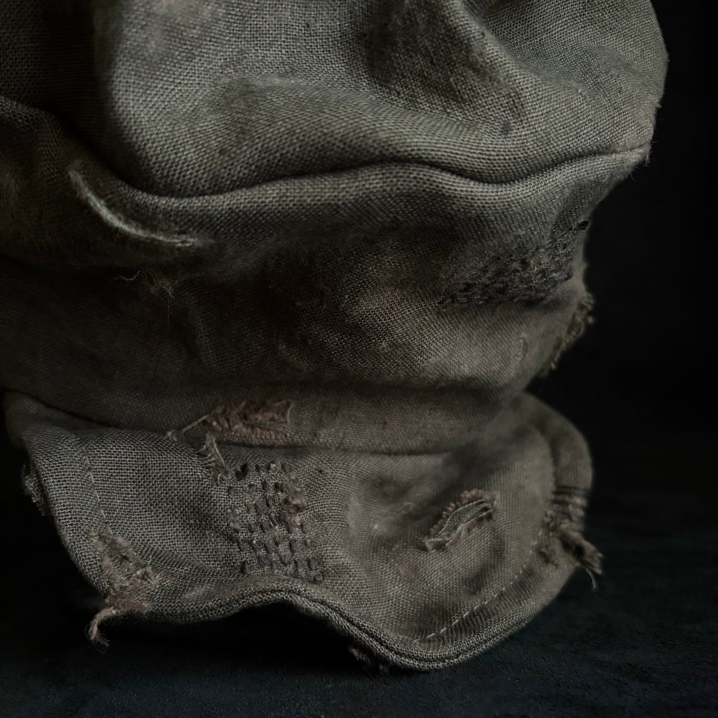 Brown khaki damage stitch turn cap