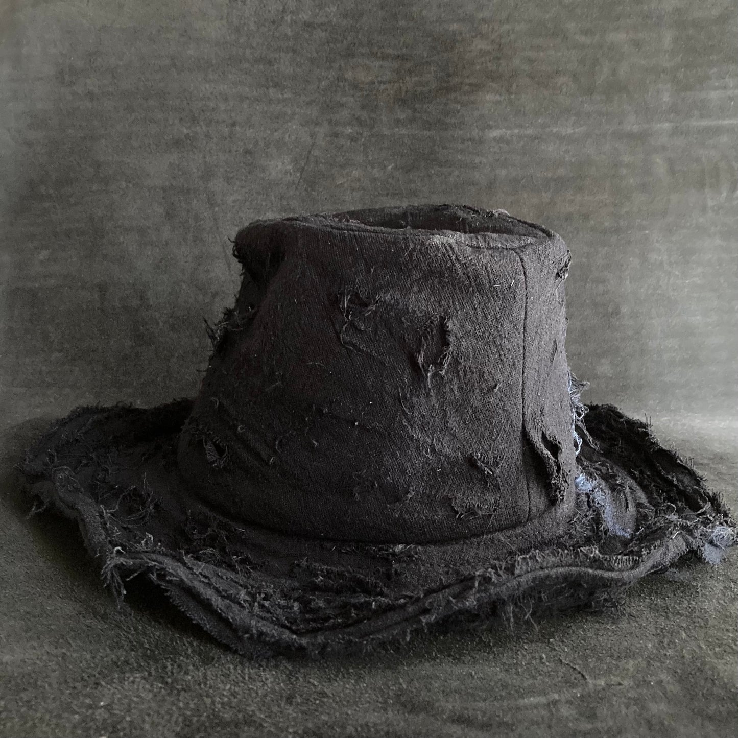 Black linen damage  fedora hat