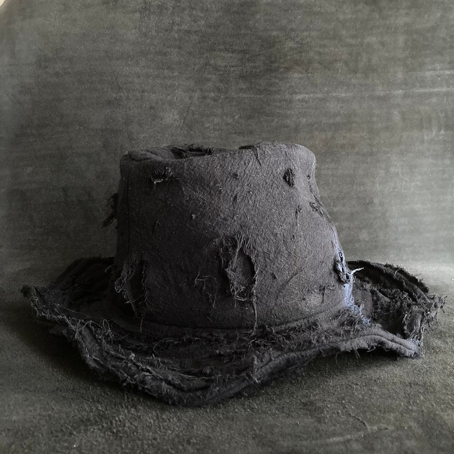 Black linen damage  fedora hat