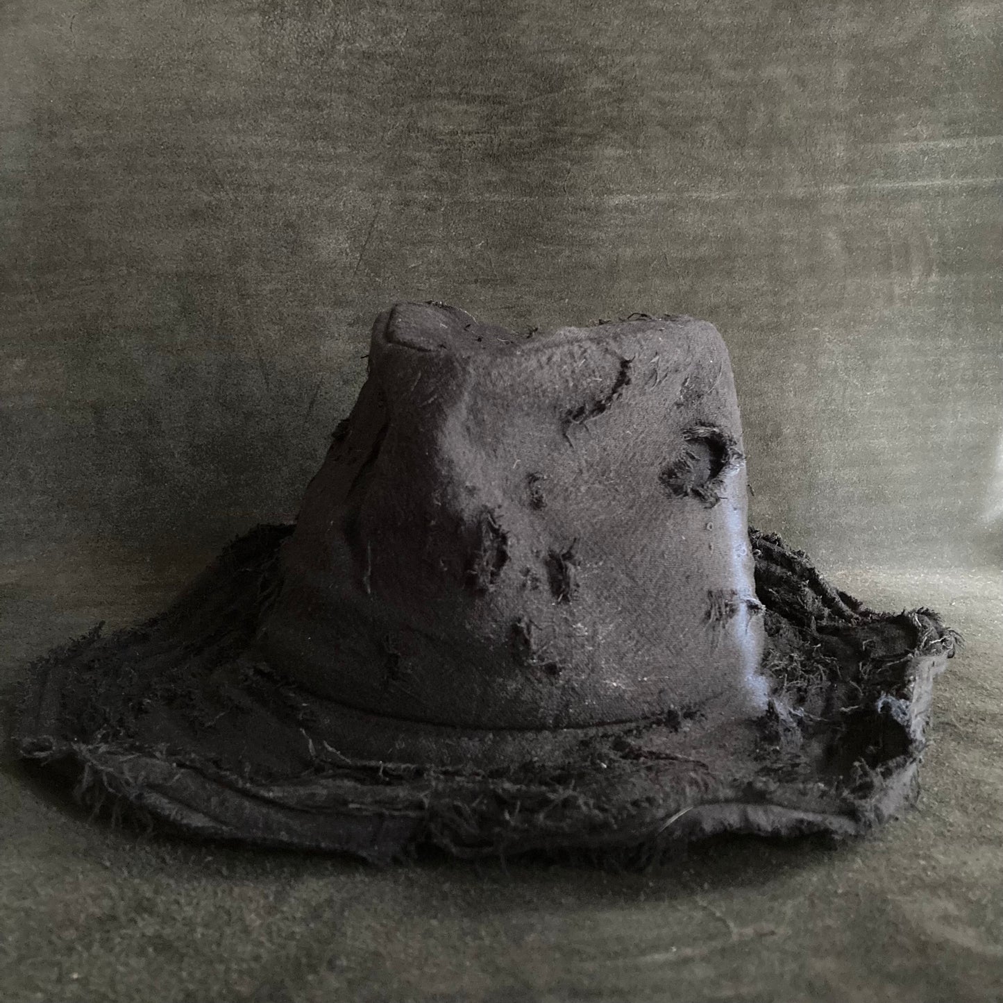 Black linen damage  fedora hat