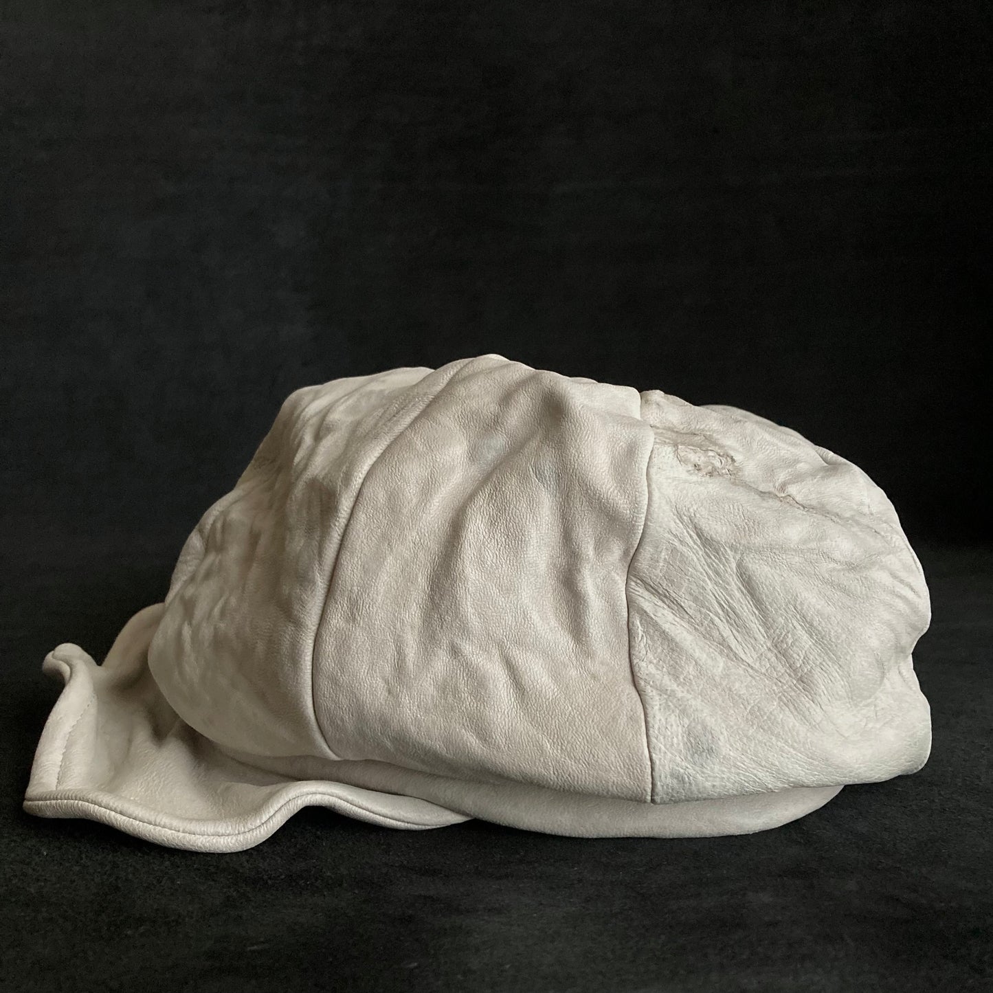 Washed mark white leather casquette