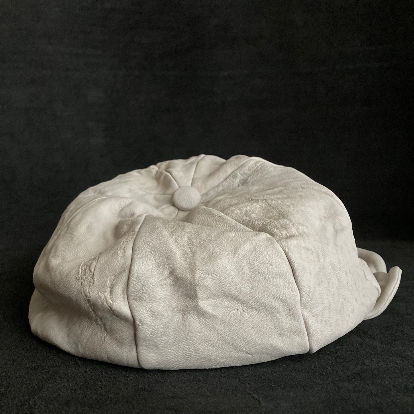 Washed mark white leather casquette