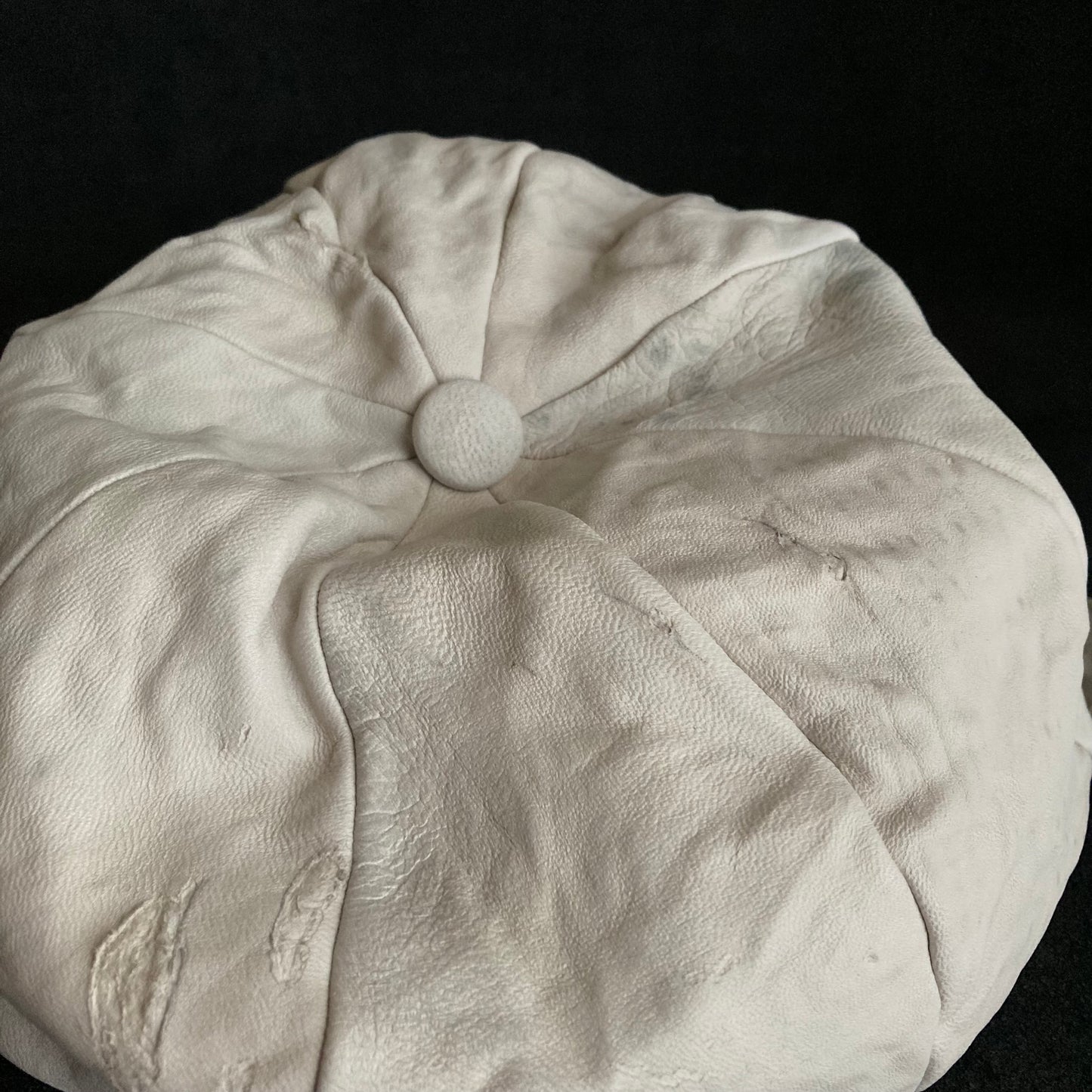 Washed mark white leather casquette