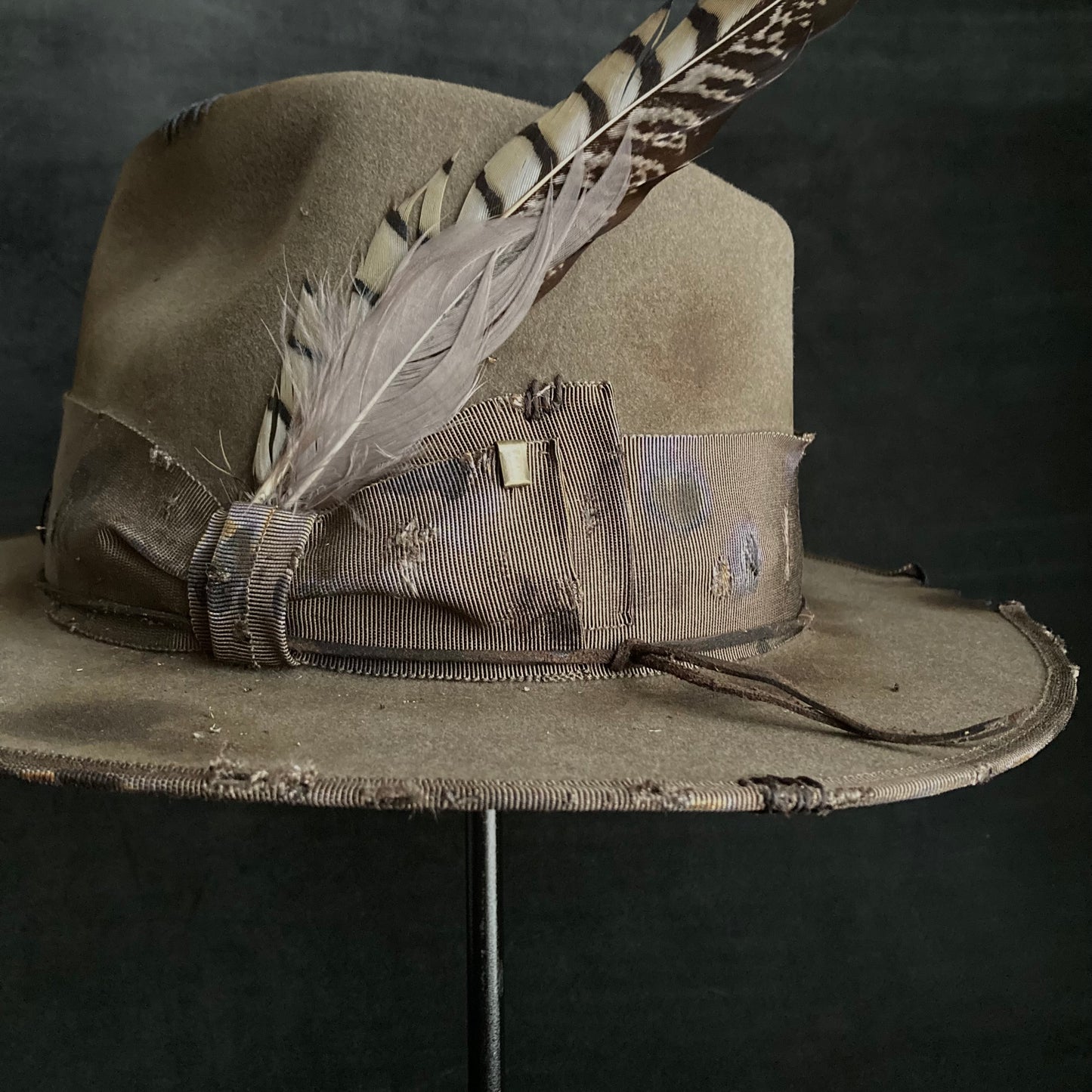 Feel feathers damage fedora hat