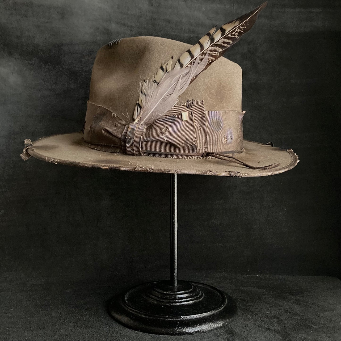 Feel feathers damage fedora hat