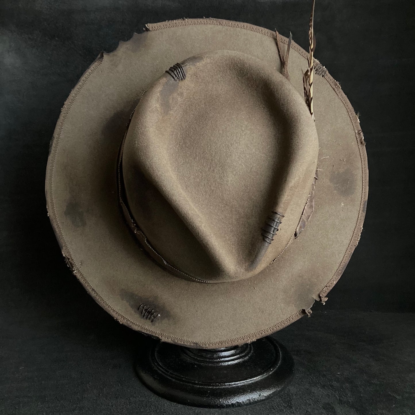 Feel feathers damage fedora hat
