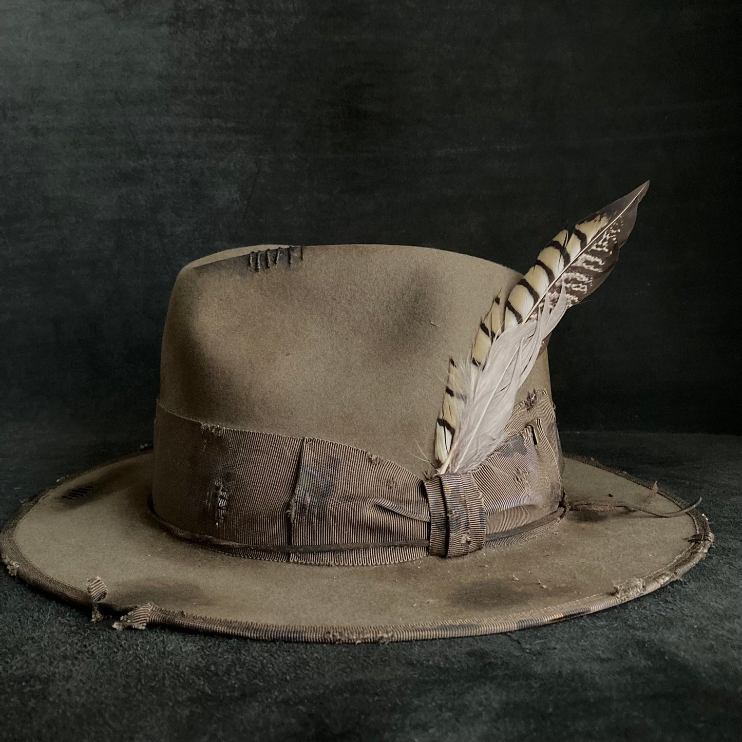 Feel feathers damage fedora hat