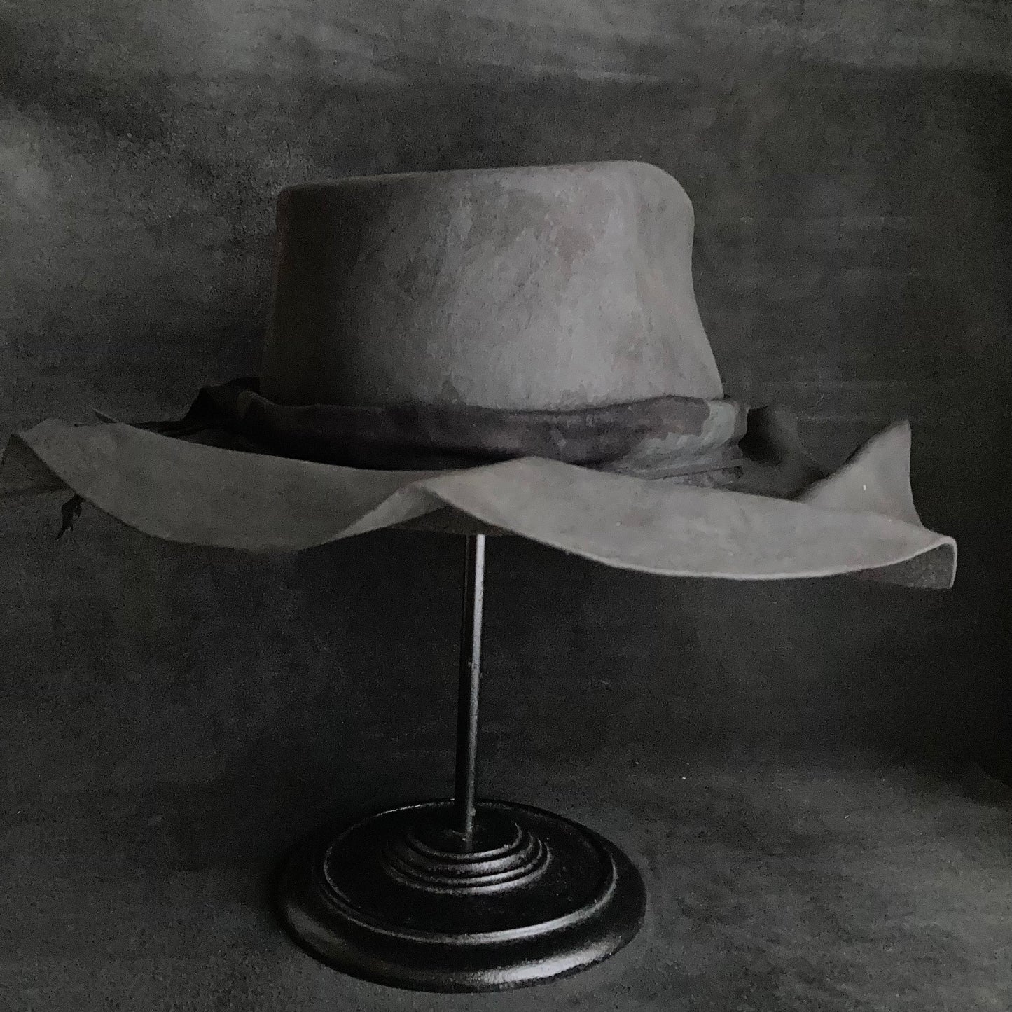 Charcoal bellows brim fedora hat