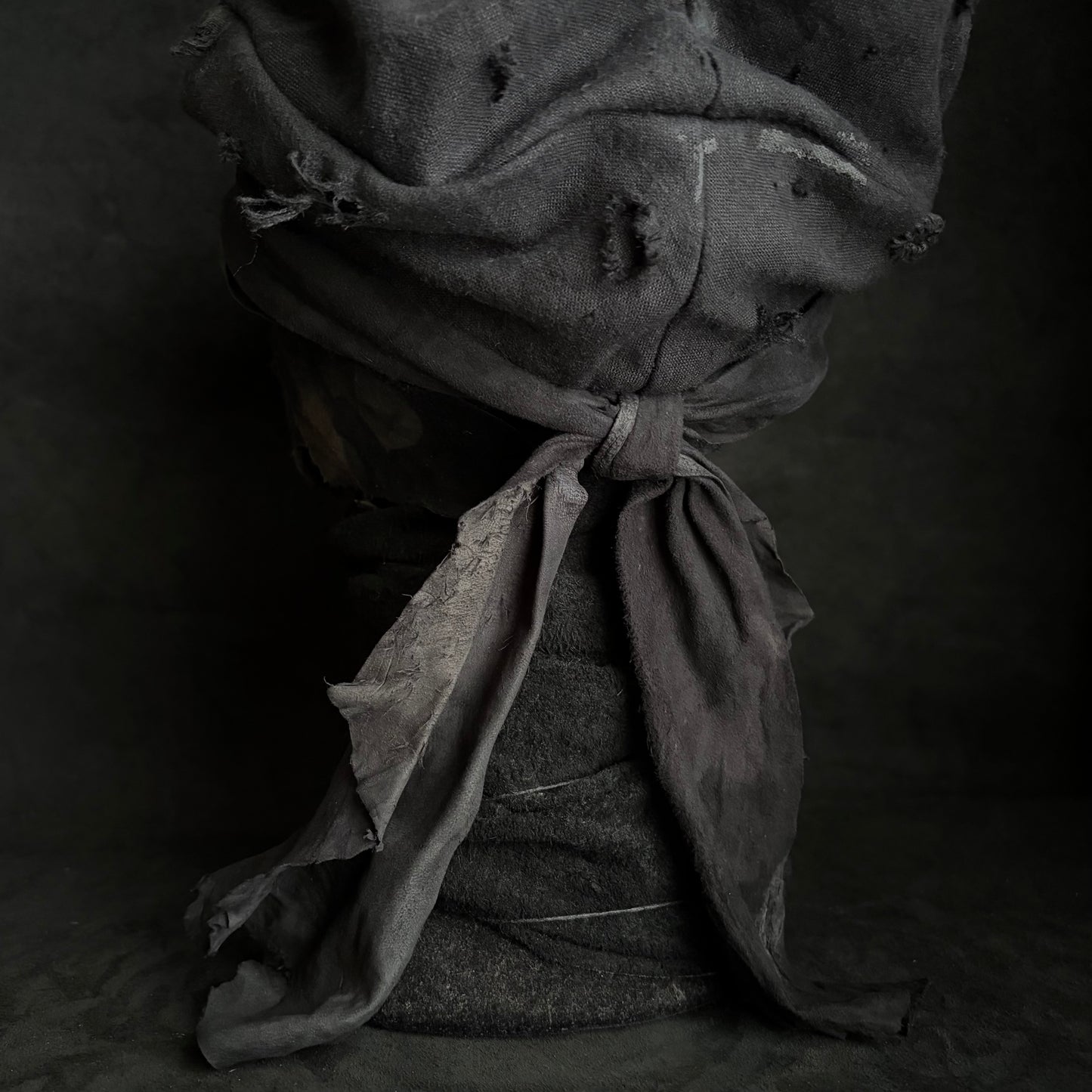 Black linen damage martial turn cap