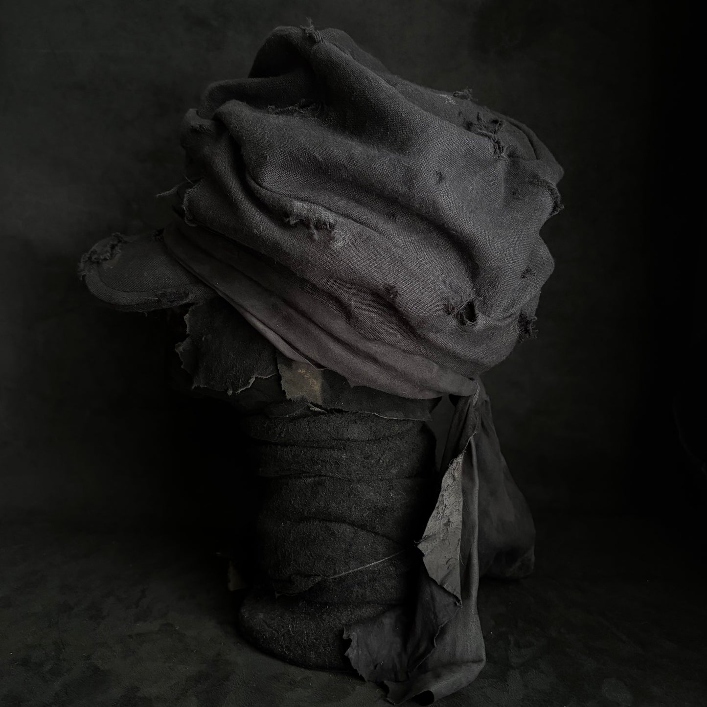 Black linen damage martial turn cap