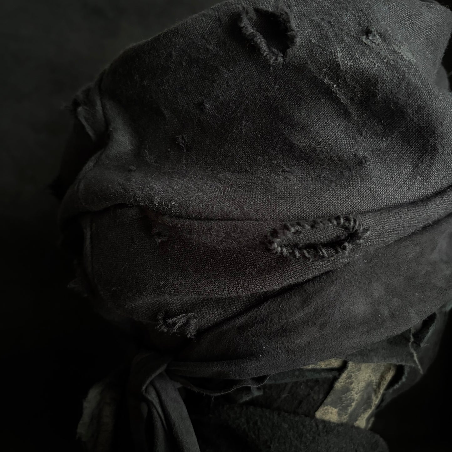 Black linen damage martial turn cap