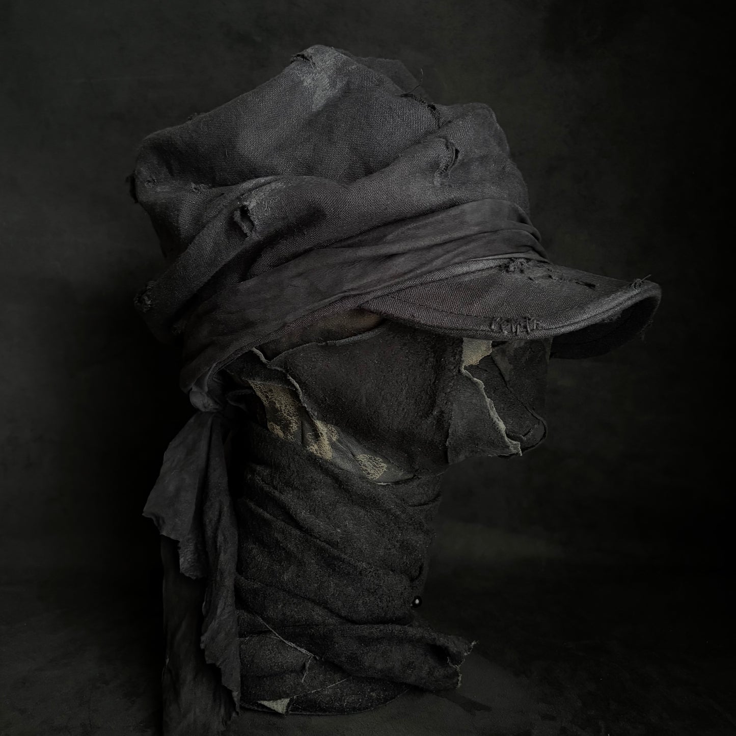 Black linen damage martial turn cap