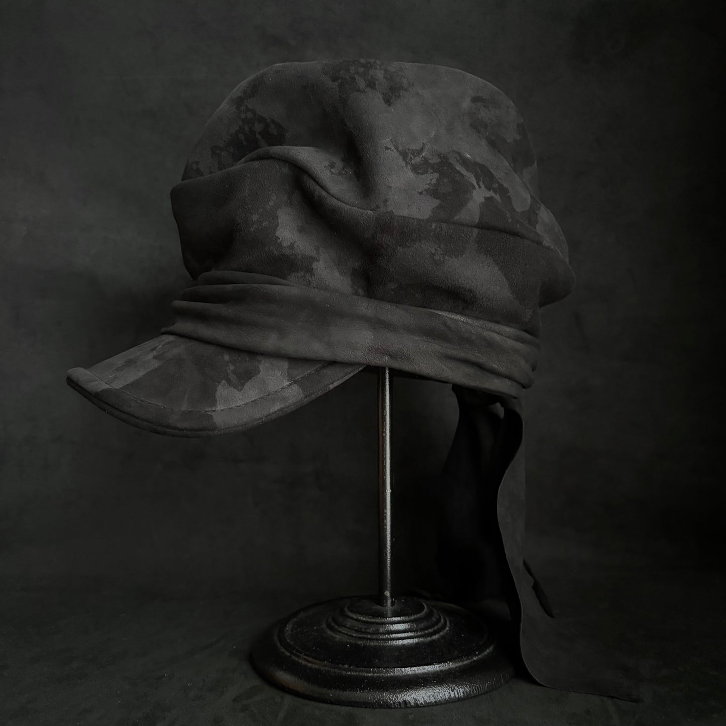 Reserved item (Bleaching black leather martial turn cap)