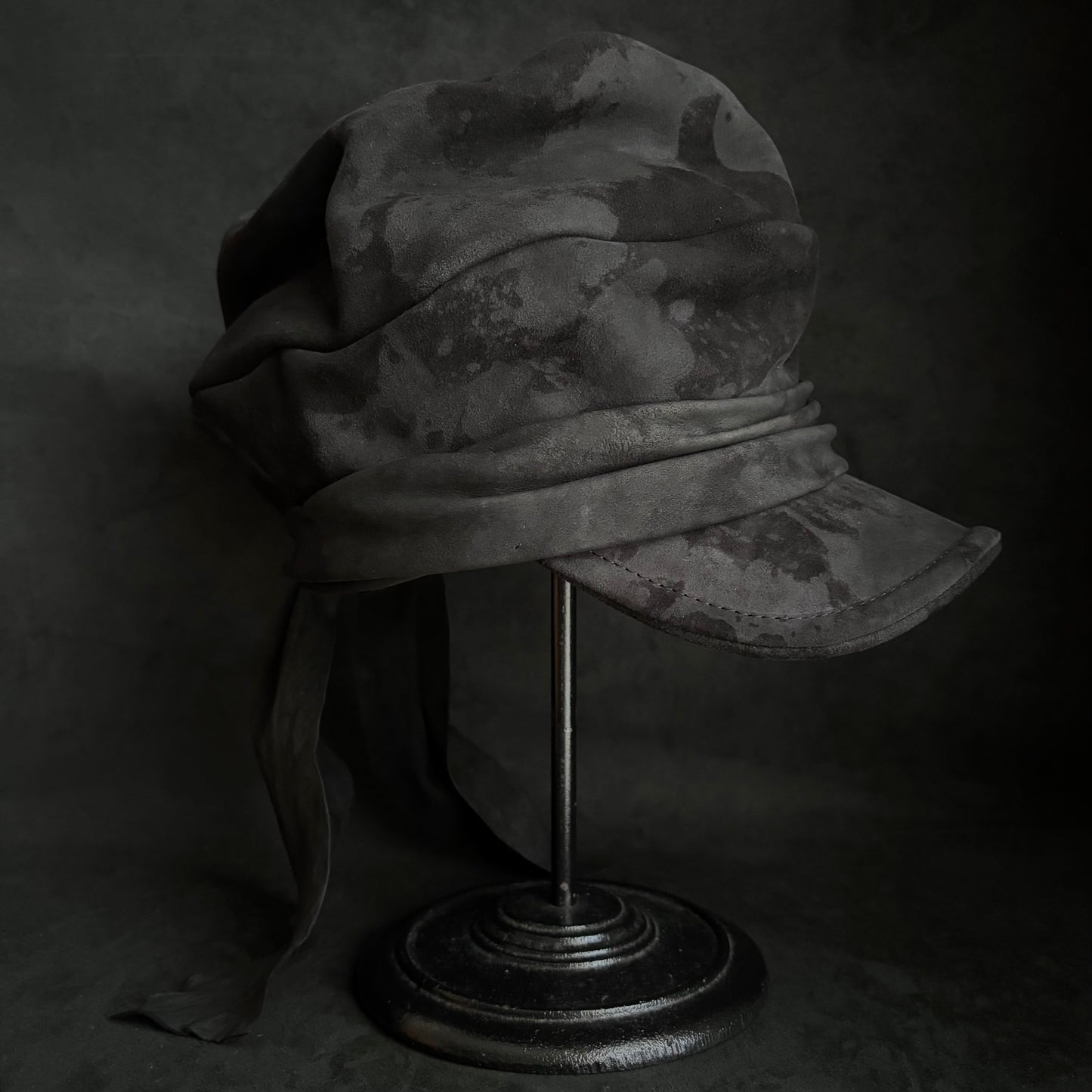 Reserved item (Bleaching black leather martial turn cap)