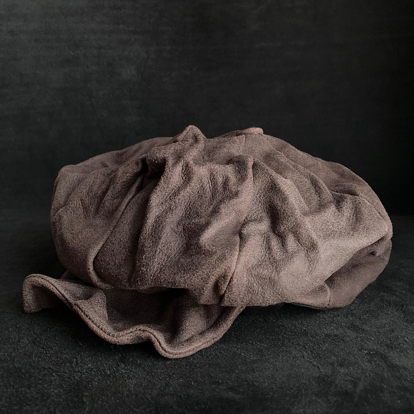 Washed brown leather big volume casquette