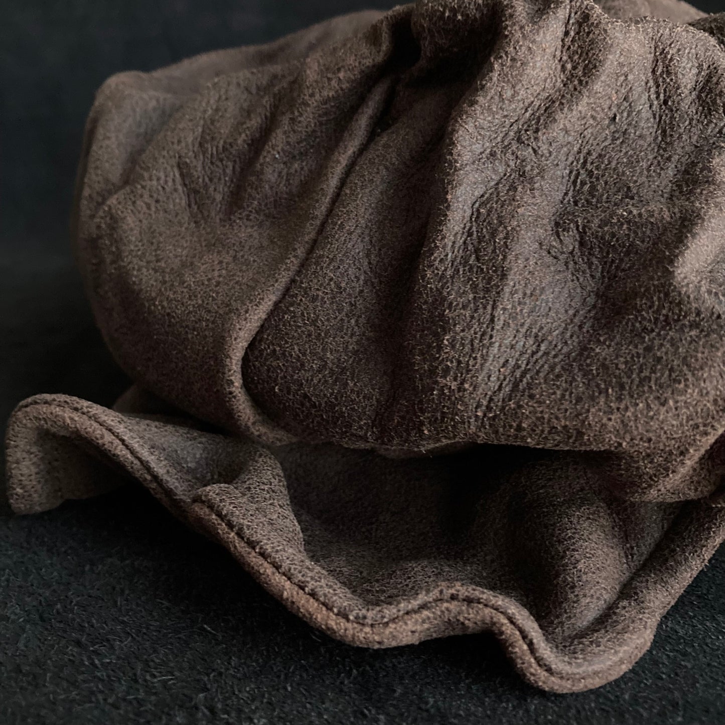 Washed brown leather big volume casquette