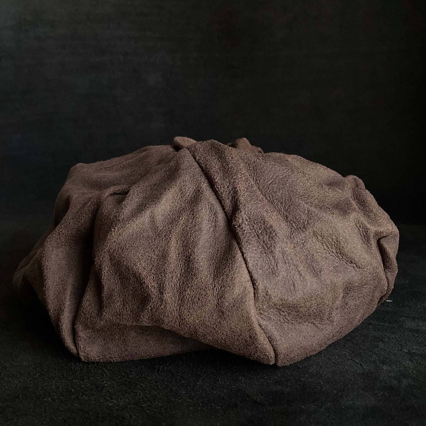 Washed brown leather big volume casquette