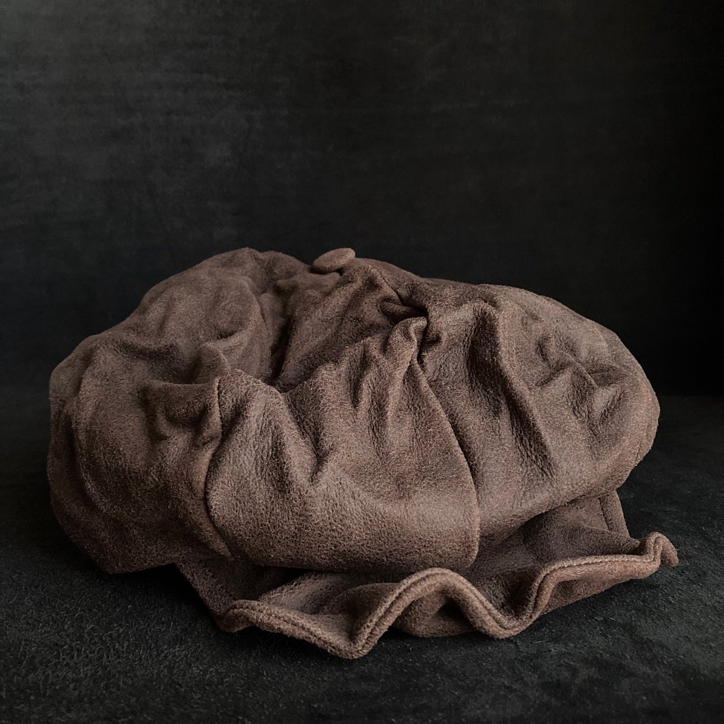 Washed brown leather big volume casquette