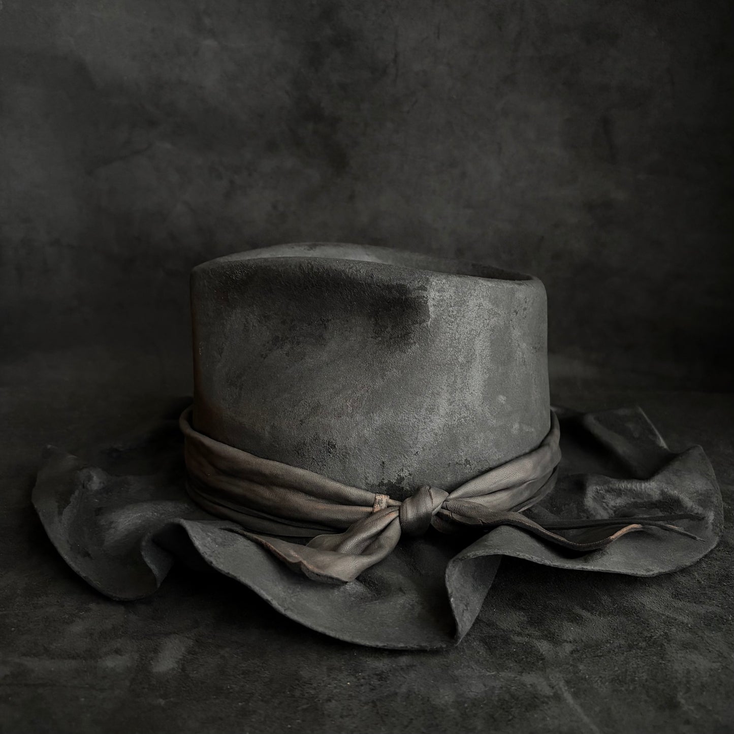 Charcoal folded brim lgnis fedora hat