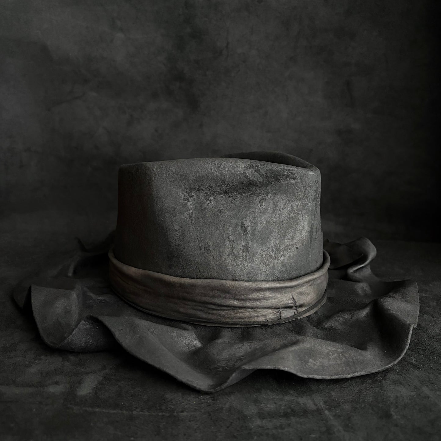 Charcoal folded brim lgnis fedora hat