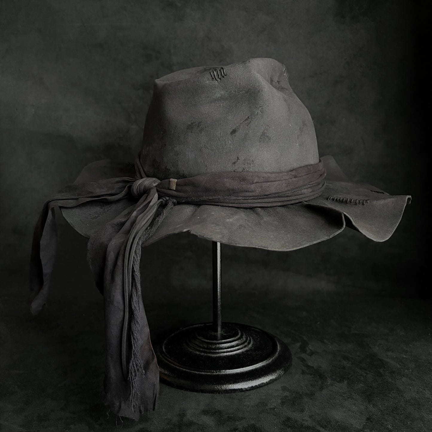 Charcoal back hide fedora hat