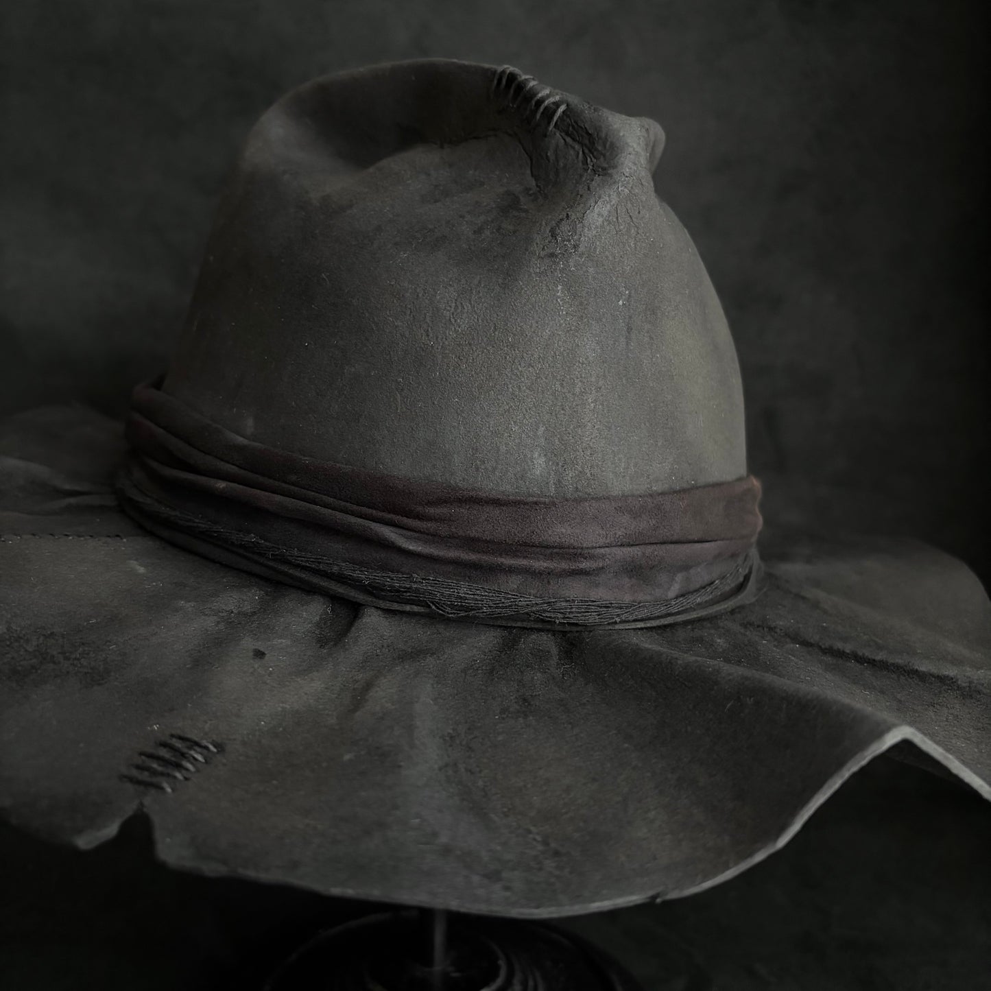 Charcoal back hide fedora hat