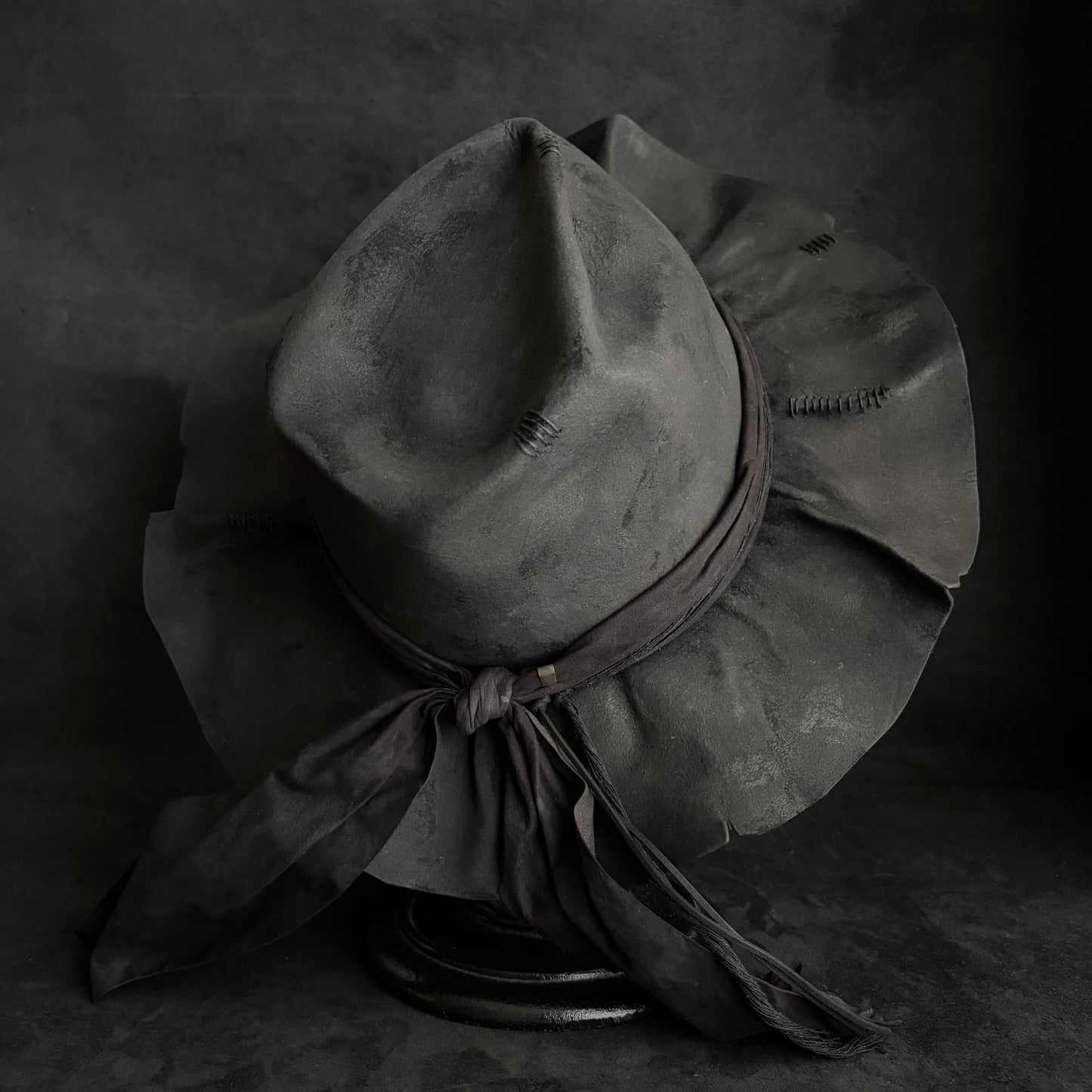 Charcoal back hide fedora hat