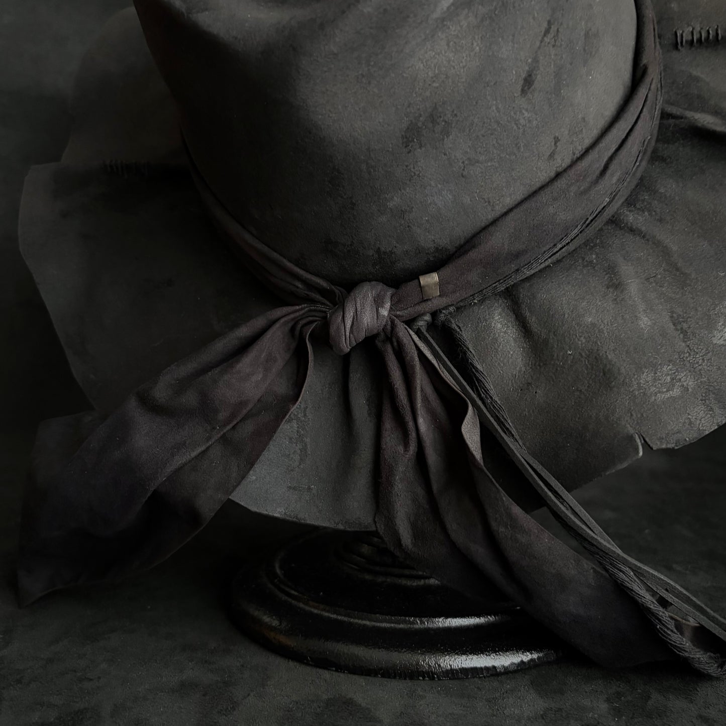 Charcoal back hide fedora hat
