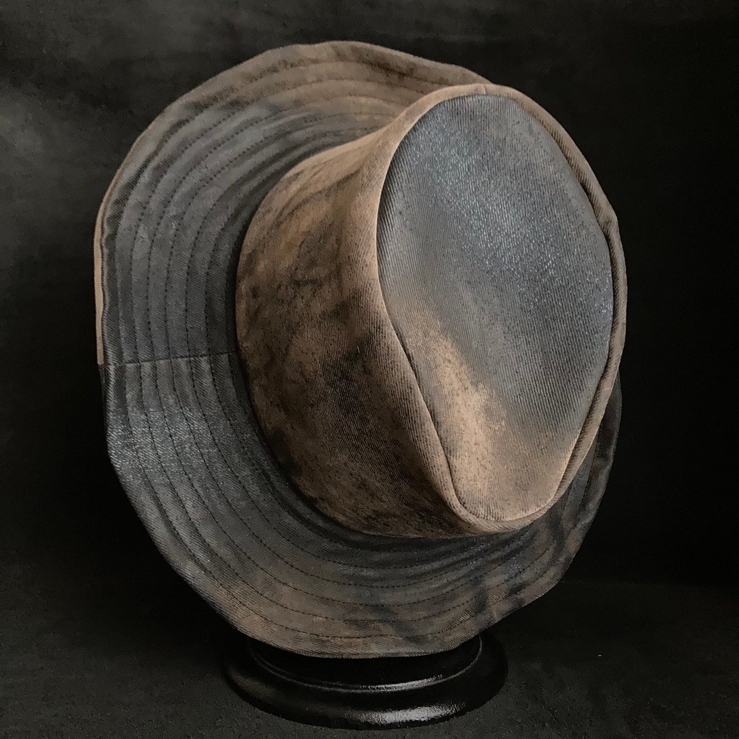 Iron-colored cloth fedora hat