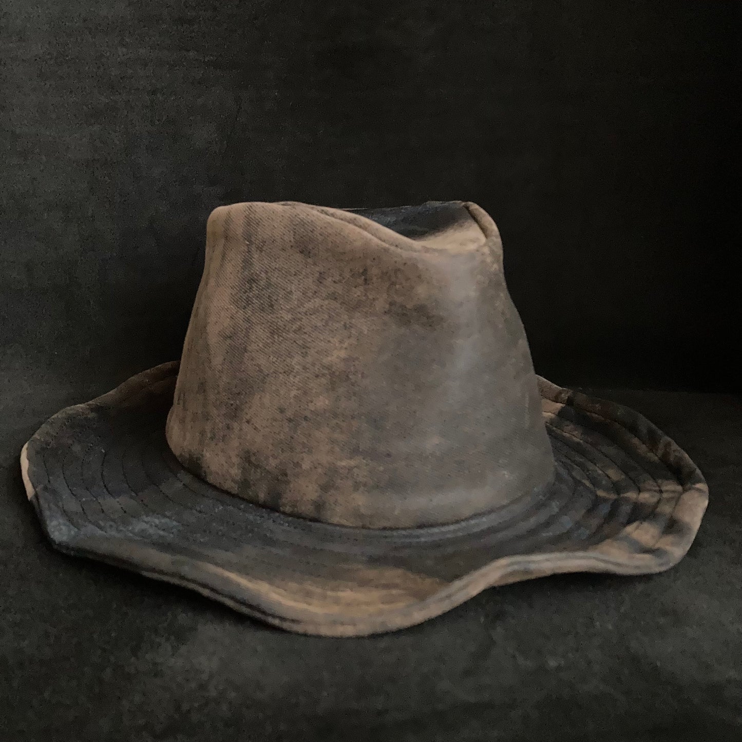 Iron-colored cloth fedora hat