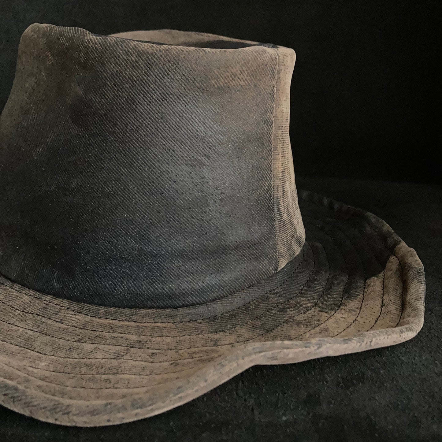 Iron-colored cloth fedora hat