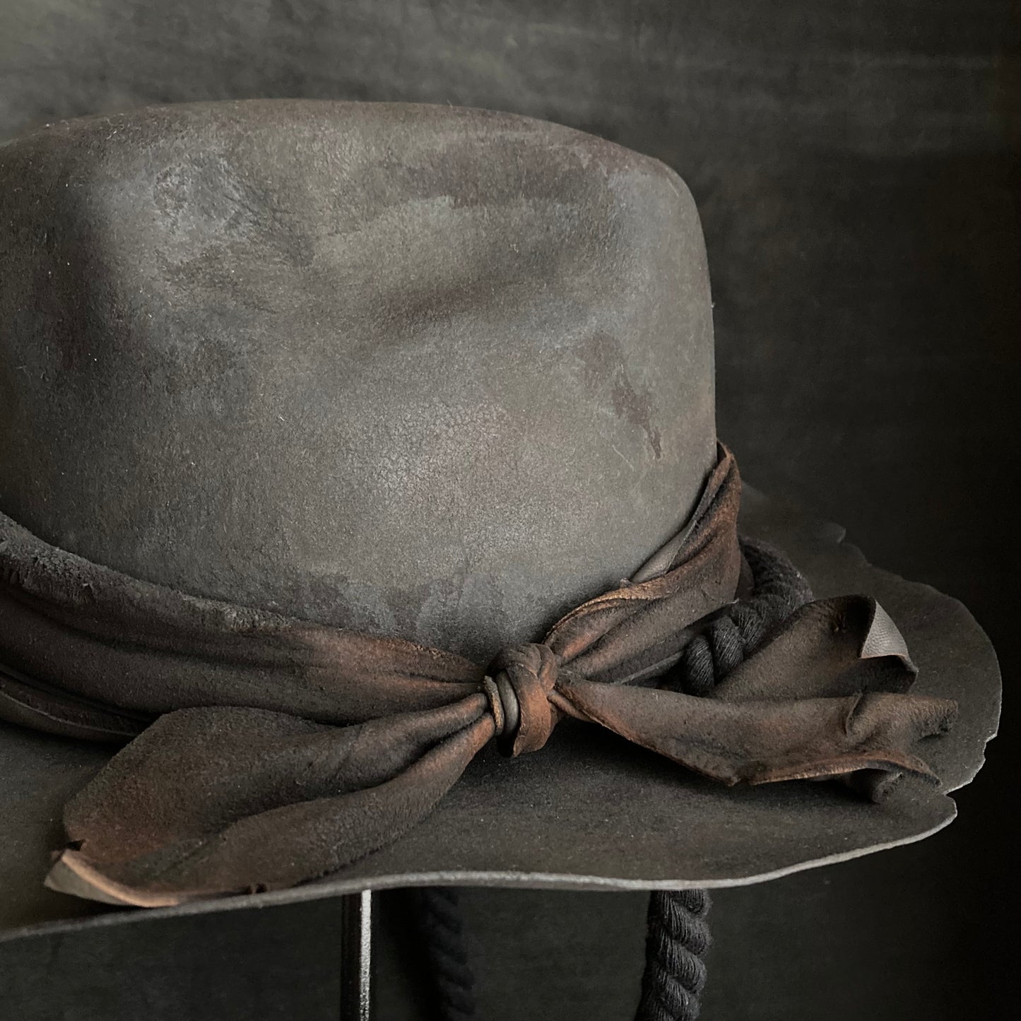 Charcoal jagged western hat (hanging rope)