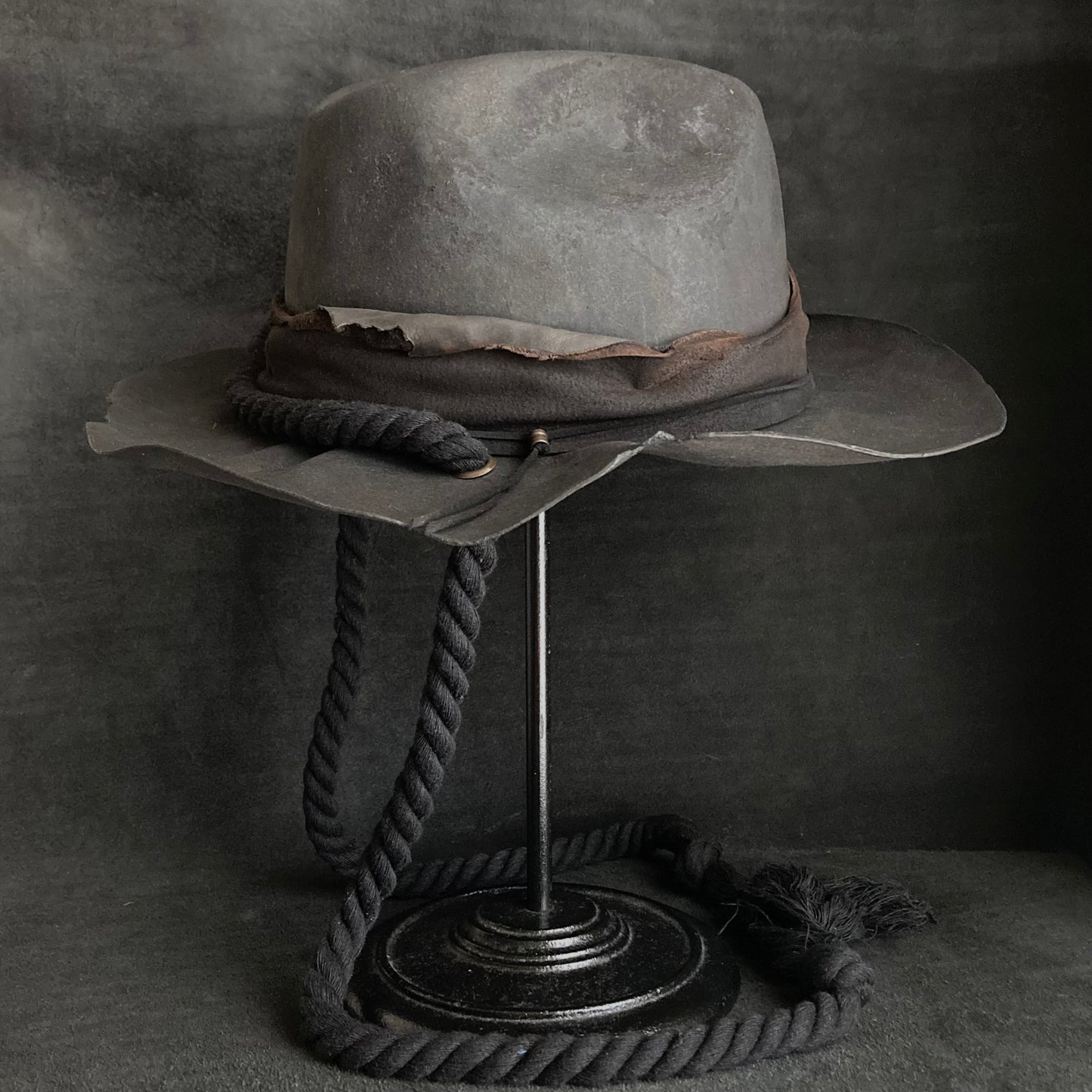 Charcoal jagged western hat (hanging rope)