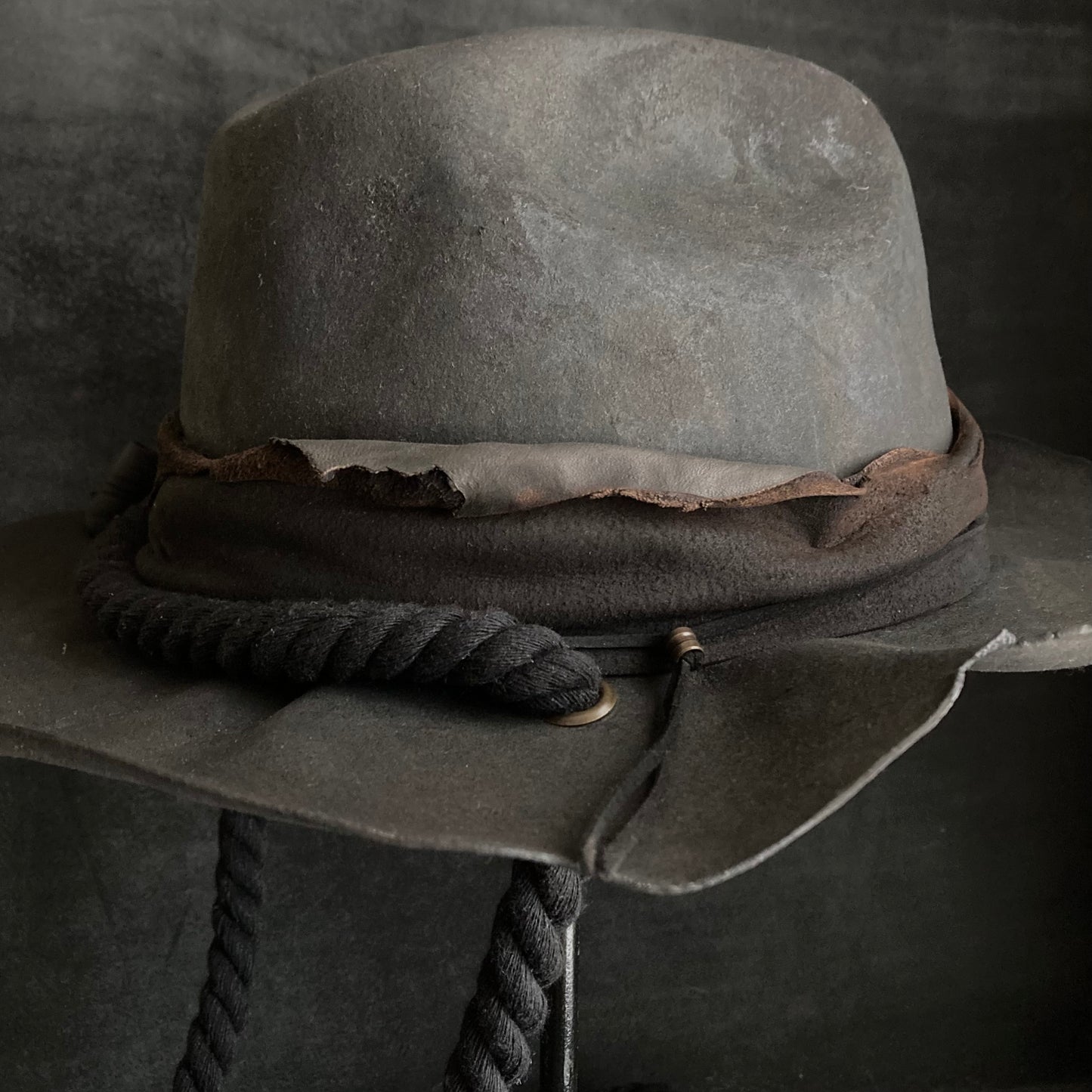 Charcoal jagged western hat (hanging rope)