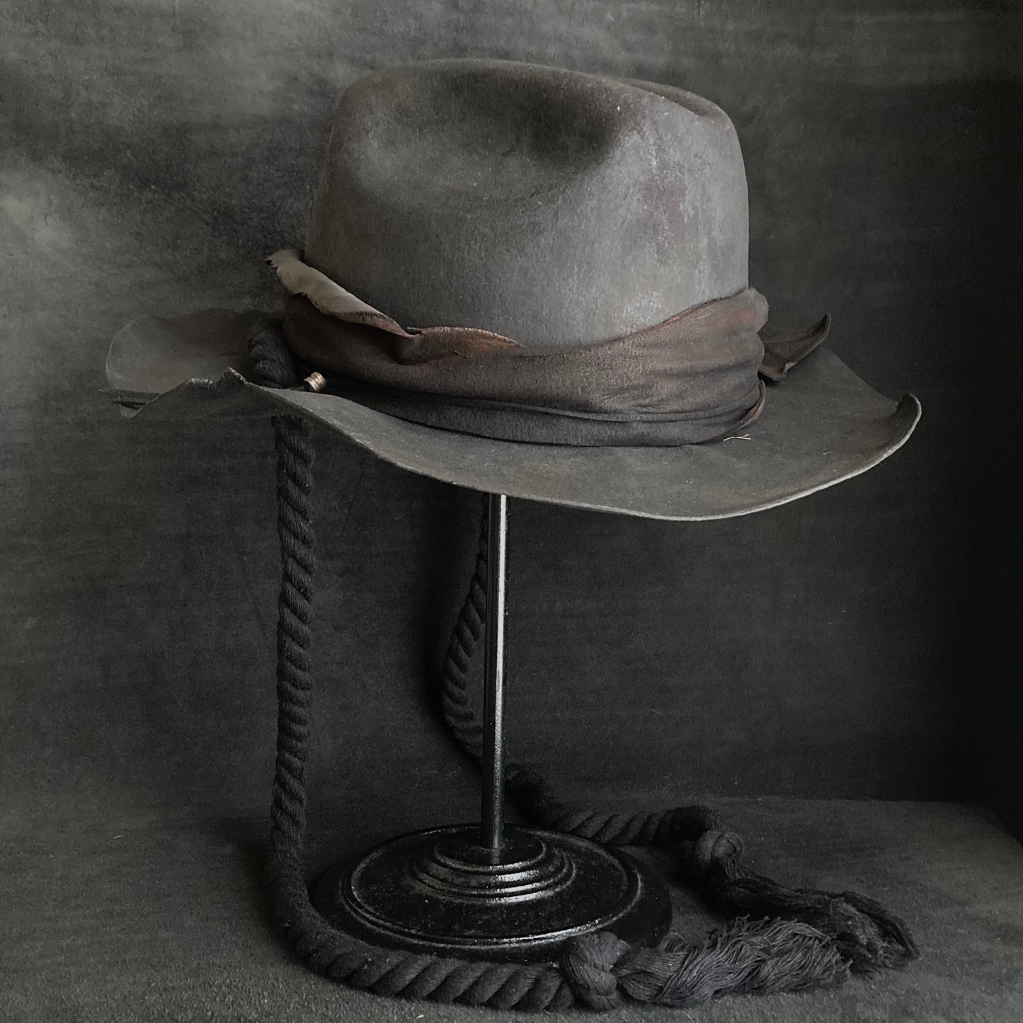 Charcoal jagged western hat (hanging rope)