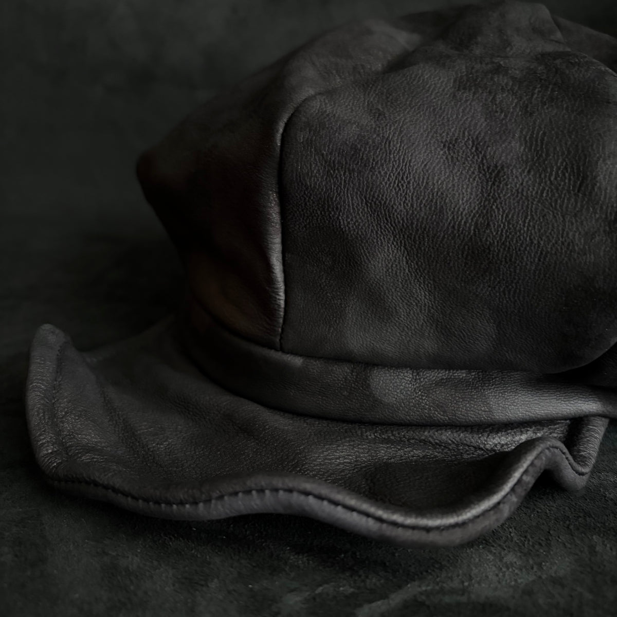 Black bleached solid casquette