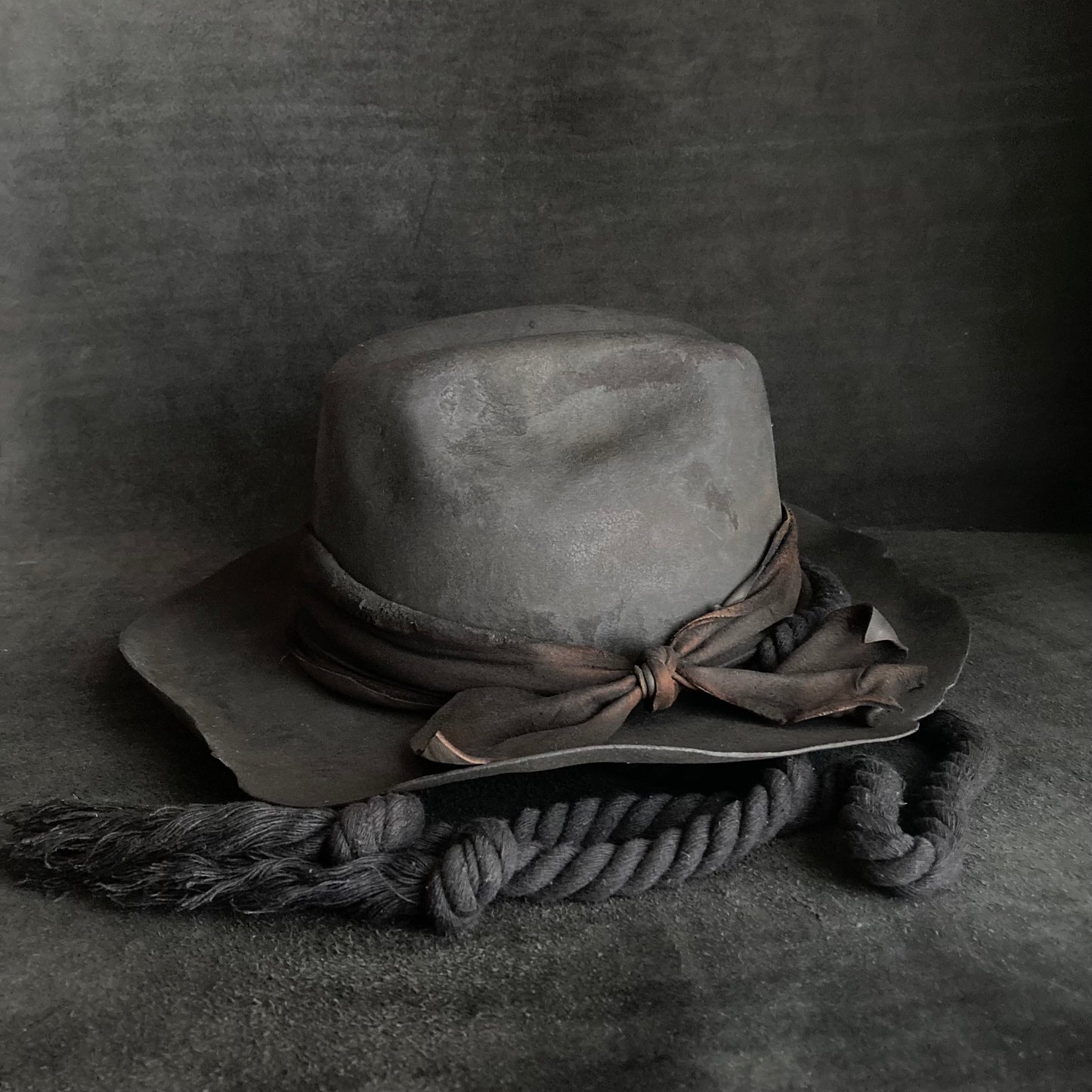 Charcoal jagged western hat (hanging rope)