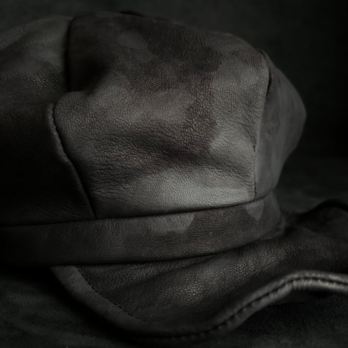 Black bleached solid casquette