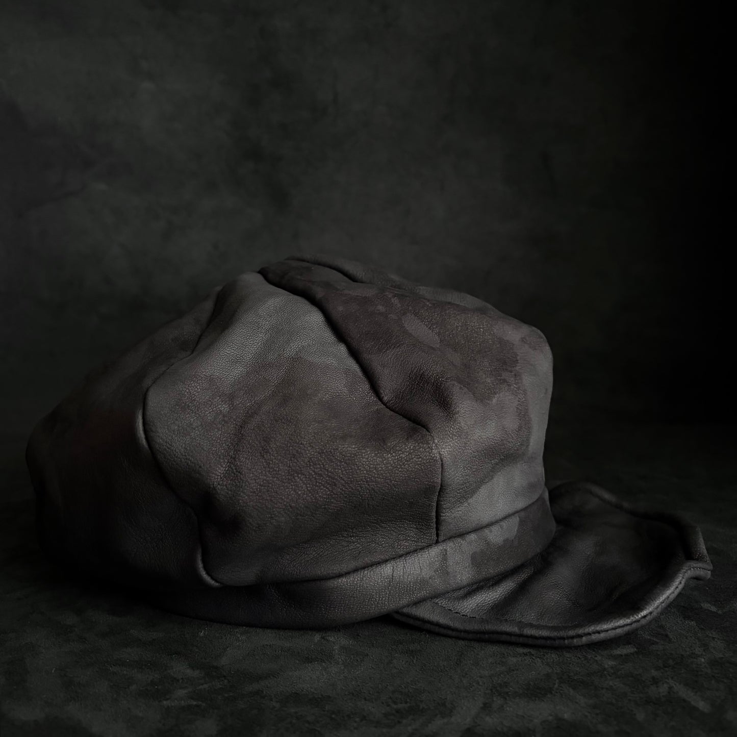 Black bleached solid casquette