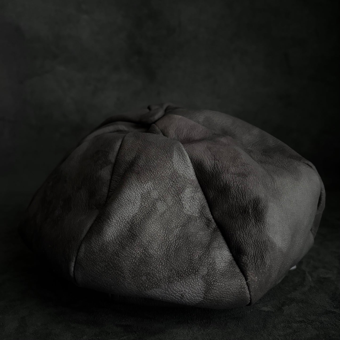 Black bleached solid casquette